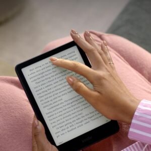 Amazon Kindle Paperwhite Signature Edition 32GB (newest model) – 20% faster with auto-adjusting front light, wireless charging, and weeks of battery life – Metallic Black